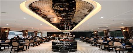 Du thuyền Halora Nova